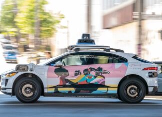 China is Leading the Way: Self-Driving Cars Deployed on Equal Scale with the US in Just 5 Years, Leaving the West Terrified