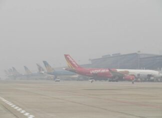 Nearly 100 ‘immobile’ flights at Noi Bai due to lingering fog