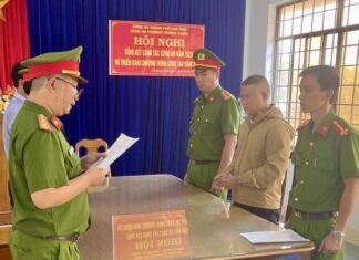 A Bank Assistant Manager Deceives and Steals Over Billions of Dong