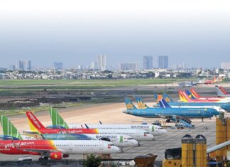 Does wet leasing of aircraft by airlines cause a spike in Tet holiday airfare prices?