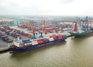 Foreign shipping company introduces multiple types of cargo surcharges at the port