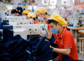 Which region has the largest and smallest wealth inequality in the country?