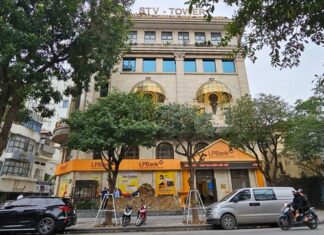 Bank selling off ‘golden land’ related debt – Tan Hoang Minh headquarters.