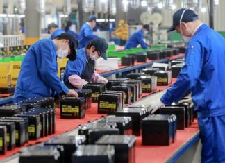 Economics Expert Dinh Trong Thinh: Proactively Adapting and Accelerating Export