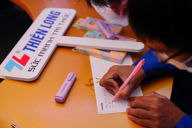 Company makes billions selling ballpoint pens every day despite not being peak season.