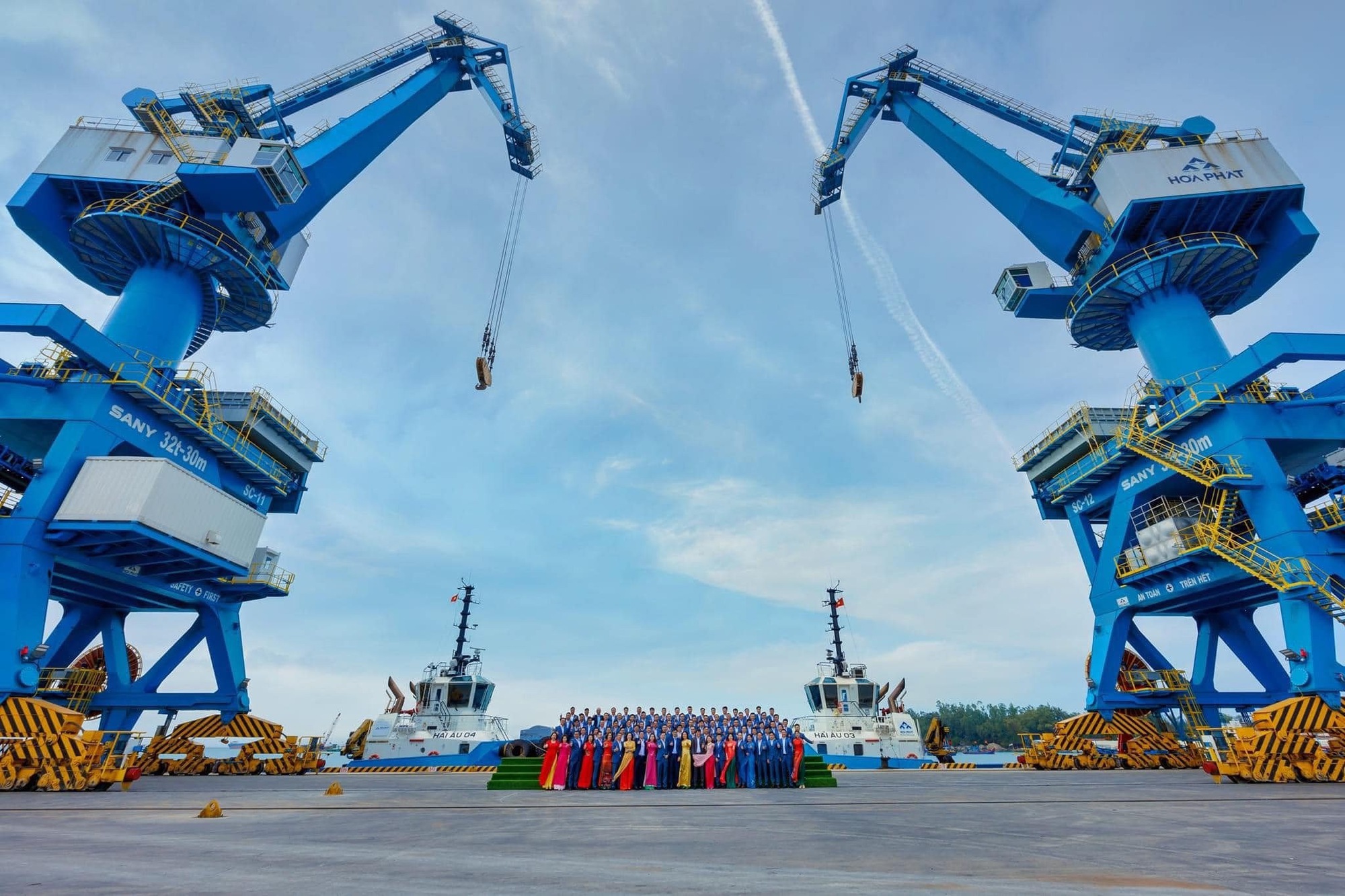 The treats that billionaire Tran Dinh Long will offer investors when visiting the Hoa Phat – Dung Quat steel complex?