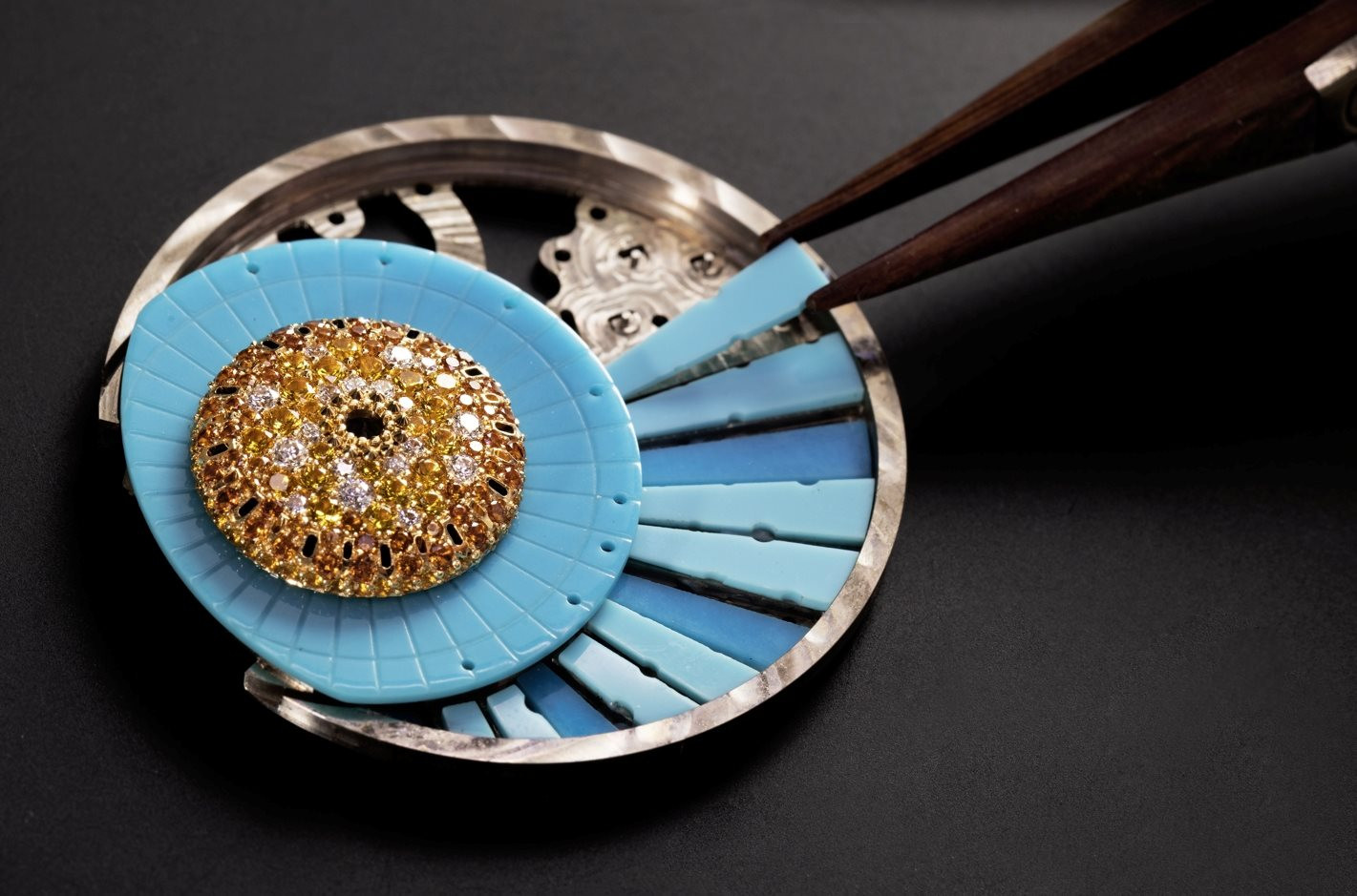 Luxury brands Fendi, Cartier, Loewe… fierce ‘competition’ for spaces in HCMC downtown