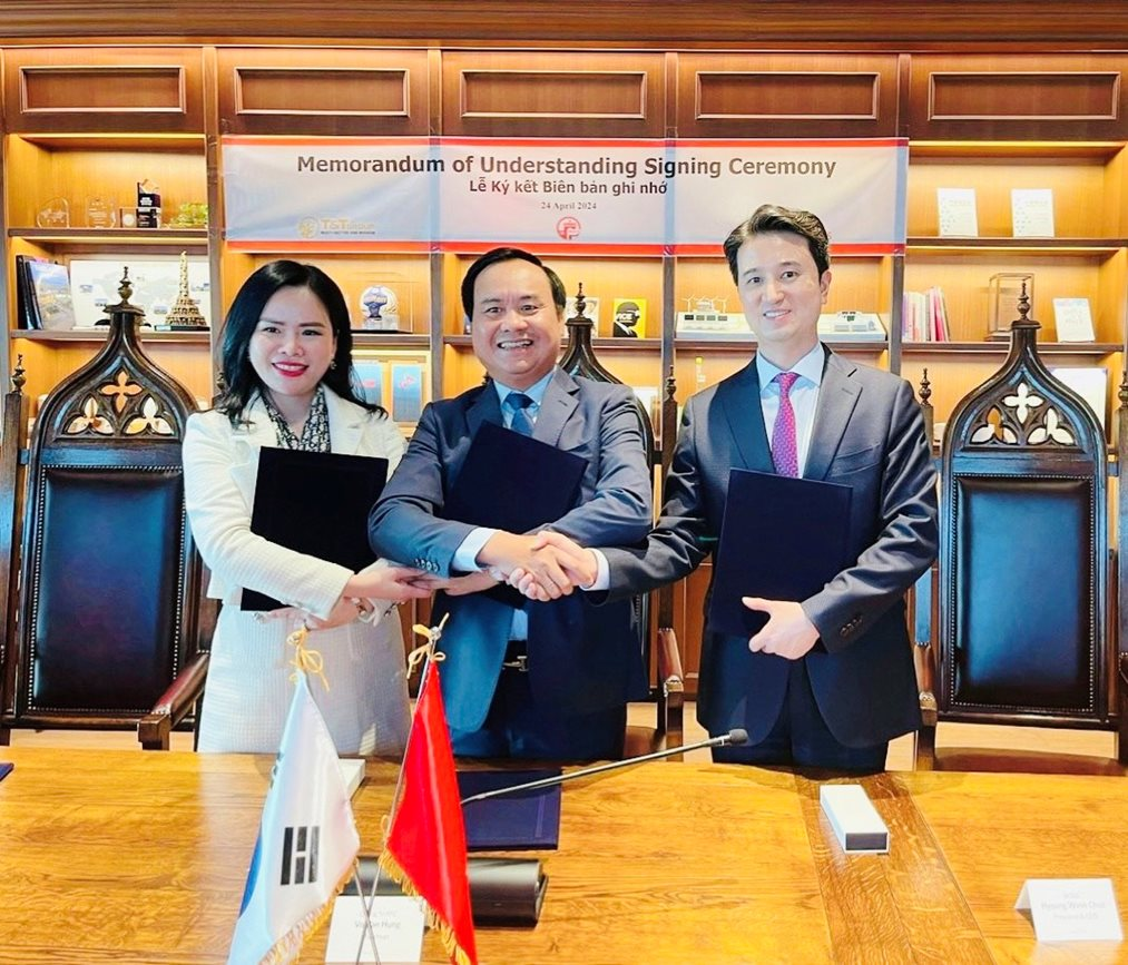 Quang Tri province, T&T Group to cooperate on energy transition, green growth with SK Group (RoK)