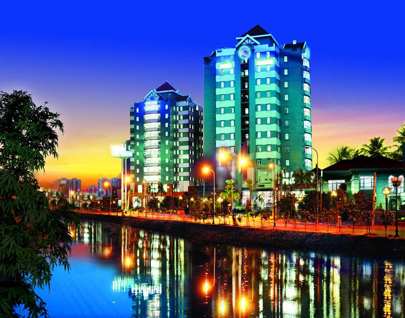 The Fallen Real Estate Giant: A Tale of Arrests, Ambitious Projects, and Financial Woes