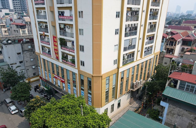 The Ultimate Guide to Investing in Hanoi’s Real Estate: Unlocking Opportunities with Bank-Owned Assets.
Hanoi: Bank Offers Debt Secured by a Prime Apartment Complex on Ho Tung Mau Street, a Residential Project in Cau Giay, and the Desirable Le Hong Phong Street Properties.
