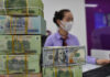 The Dollar Drops: USD Plunges Below 25,000 VND at Vietnamese Banks