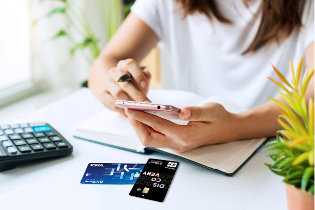 The Smart Spender’s Guide to Credit Card Usage: Tips and Tricks to Master Your Plastic Spending