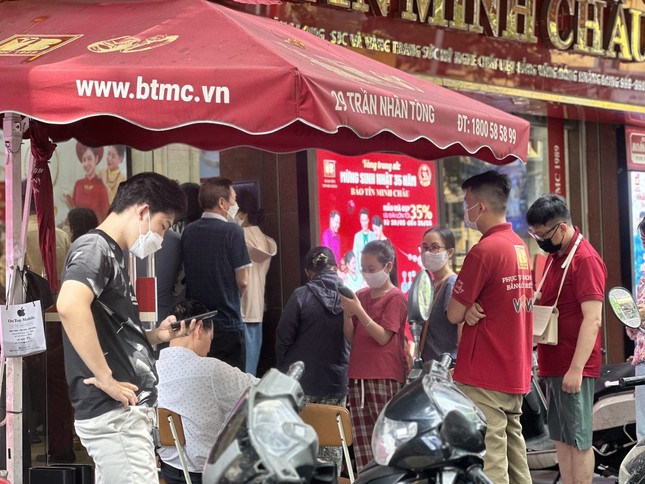 The Latest on Inspections of 2 Banks and 4 Gold Businesses