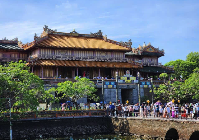 The Travel Industry Serves Around 3 Million Guests During the 2-9 Holiday Break