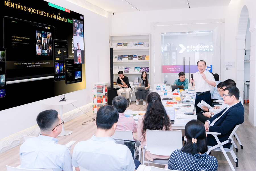 The Ultimate Guide to Attracting Top Talent: Strategies for Building a High-Performing Team