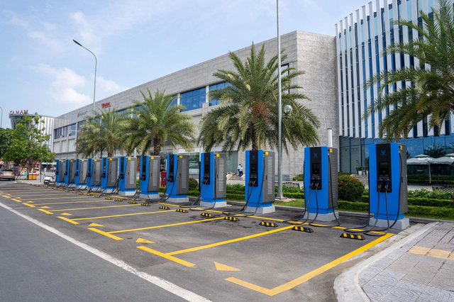 The Ultimate Electric Car Charging Network: Transforming Everyday Spaces into Power Stations