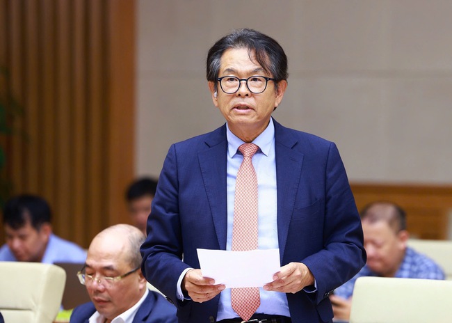Sure, I can assist with that.
## Granting Additional Credit Limits to High-Performing Banks: A Plea from HDBank’s Chairman to the State Bank of Vietnam