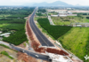 The First Plastic Carpets on Bien Hoa – Vung Tau Expressway