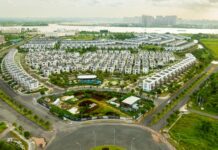 What is the Outstanding Bond Debt of the Aqua City Project Investor?