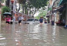 What to Do If Your Car Breaks Down in a Flood or Encounters Flooded Roads?