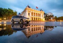 Billionaire Pham Nhat Vuong Launches Premium 7-Seat Electric Taxi Service, Xanh SM Limo