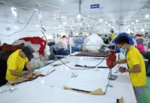 Weaving and Garment Industry Rises Beyond Contract Manufacturing