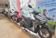 Gasoline Motorcycles Stall, Electric Scooters Accelerate