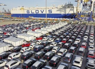 Who’s Outselling Tesla as the World’s Top Electric Vehicle Seller?