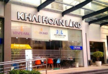 Eye-Catching Move by the Chairman and Spouse of a Leading Enterprise