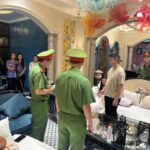 “Di Bang Breaks Down, Clings to Quoc Vu as Police Raid Home, Order Detention”