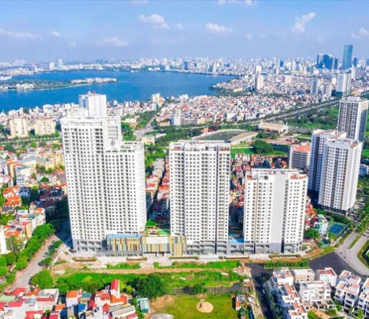 Revealed: Real Estate Giant Pays Employees Nearly $1,700 Monthly Salaries