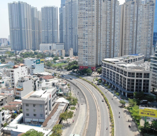 Prime Locations in Ho Chi Minh City Hosting Hundreds of Residential Towers