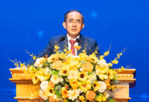 Vietnamese Stock Market Billionaire with $3.7 Billion Net Worth Achieves Professor Status in 2025