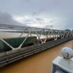 Huế Deploys Multiple Trains to Secure Bạch Hổ and Dã Viên Bridges