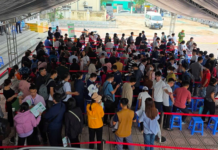 Hundreds of Buyers Stay Up All Night to Purchase Social Housing, Developer Suddenly Changes Strategy