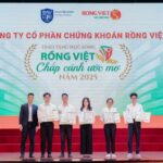 Dragon Capital Securities Awards Half a Billion Dong in Scholarships to Students from 12 Universities