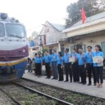 Supporting Airfare and Train Tickets for Disadvantaged Workers to Return Home for Tết