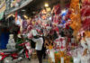 Christmas Decorations Hit the Streets Early, Offering ‘Soft’ Prices from the Start of the Season