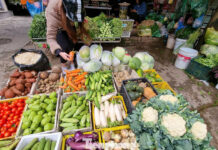 “Vegetables Pricier Than Meat: Hanoi Residents Stunned by Skyrocketing Costs”