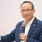 “TS Cấn Văn Lực: As Gold Access Becomes Increasingly Difficult, Curiosity and Panic Buying Surge, Fueling Market Instability”