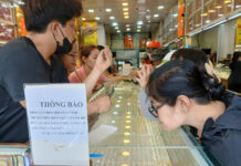 Gold Prices Skyrocket and Plummet in Wild Market Swings