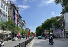 Prime Fashion Streetfront on Chua Boc: For Rent, Still Commanding Over 1 Billion VND/m²