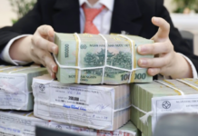 Unusual Moves by Banking Giants Amid Rising Deposit Interest Rates