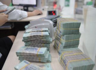 Who Will Receive the 400,000 VND Cash Gift This Week?