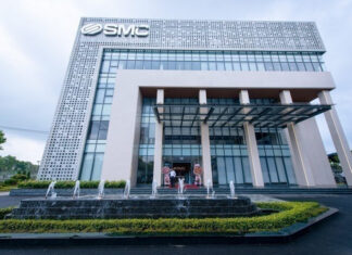 Top Executives and CEOs Rush to Buy Company Shares