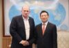 Deputy Prime Minister Hồ Đức Phớc Meets with AIA Group Chairman Mark Tucker