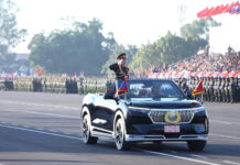 Vietnamese Electric Vehicles Shine at Laos’ National Day Parade and Celebration