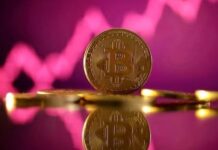 Bitcoin Struggles to Find Bottom as Long-Term Investors Rush to Lock in Profits