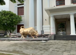 HoSE Considers Retiring Iconic “Charging Bull” Logo After 25 Years