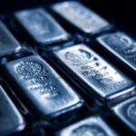 Silver Hits Record High, Then Plunges: Experts Predict Triple-Digit Prices by 2026